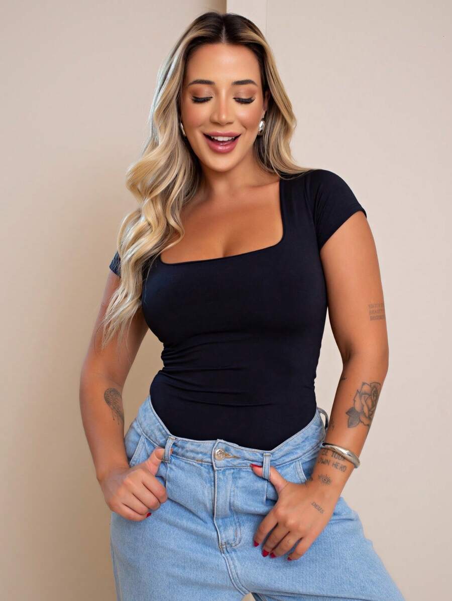 Blusa Feminina Básica Decote Quadrado Manga Curta Baby Look Moda Casual Versátil Blogueira Em Alta Gringa