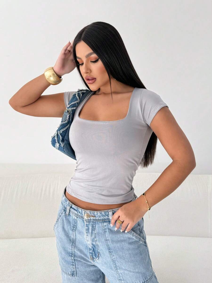 Blusa Feminina Básica Decote Quadrado Manga Curta Baby Look Moda Casual Versátil Blogueira Em Alta Gringa