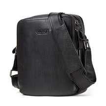 Mochila em Couro Genuino - Contacts Premium