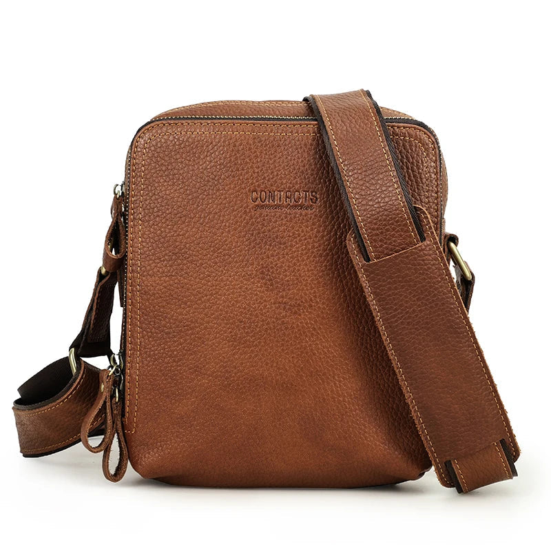 Mochila em Couro Genuino - Contacts Premium