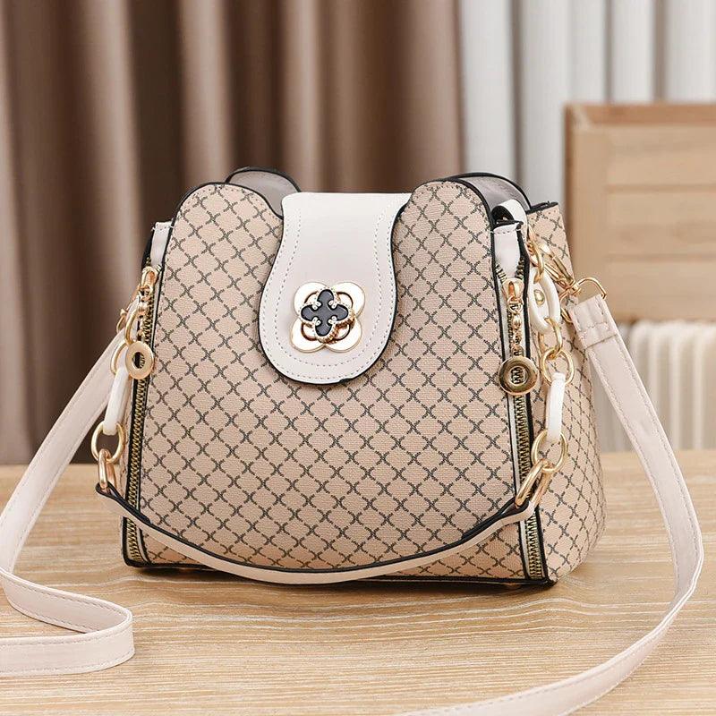 Bolsa Feminina de Couro Genuíno Saint Lumier