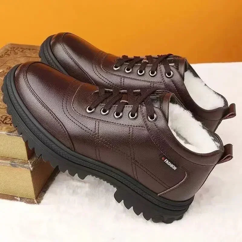 Bota Masculina em Couro Acolchoada Valezinni VZ100