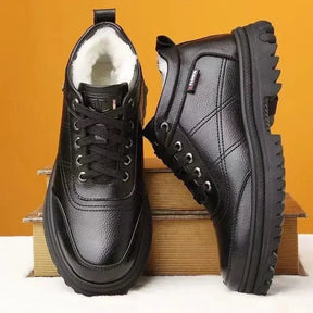 Bota Masculina em Couro Acolchoada Valezinni VZ100
