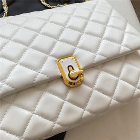 Bolsa Feminina Acolchoada em Couro Modelo Chain